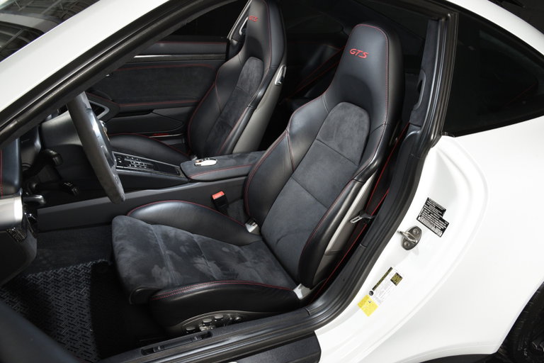 Porsche 991 Carrera GTS