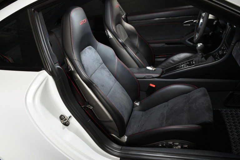 Porsche 991 Carrera GTS