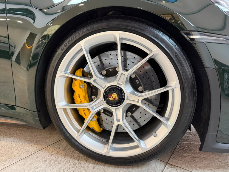 Porsche 992 GT3 Touring
