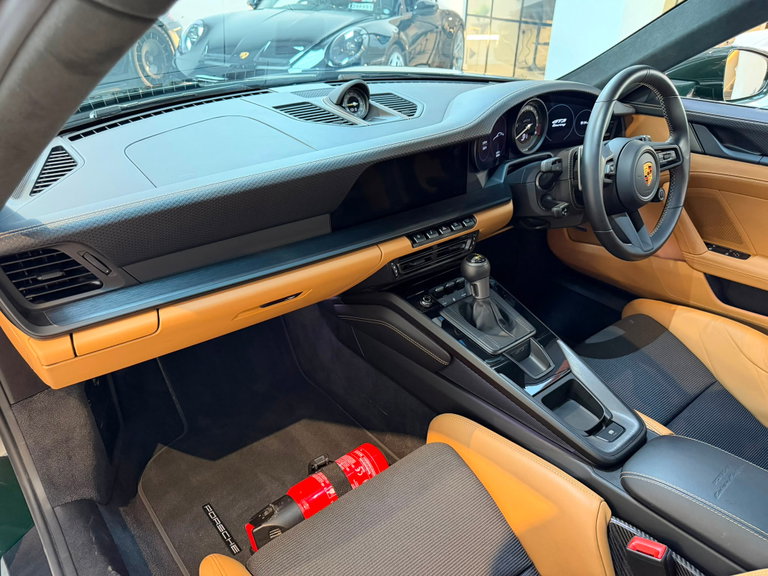 Porsche 992 GT3 Touring
