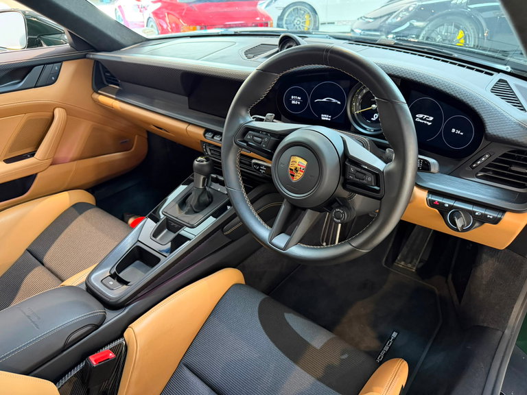Porsche 992 GT3 Touring