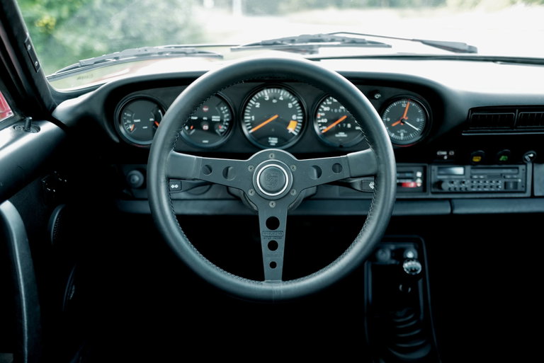 Porsche 911 Carrera 3.2 (US)