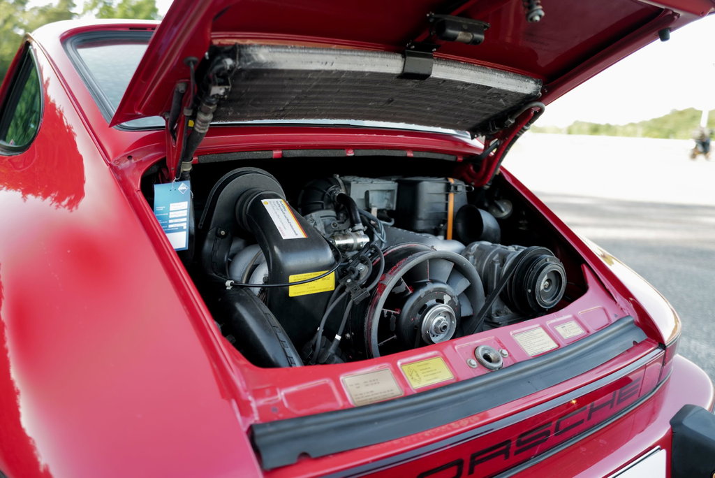 Porsche 911 Carrera 3.2 (US)
