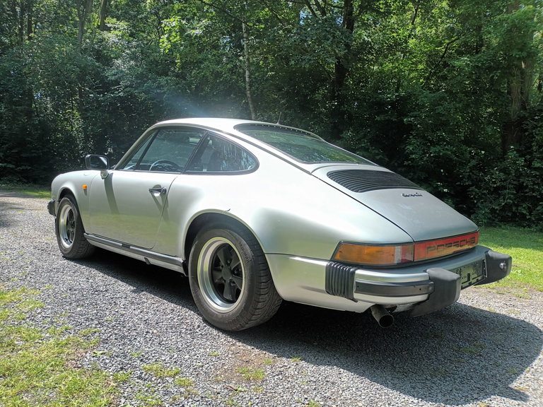 Porsche 911 Carrera 3.0