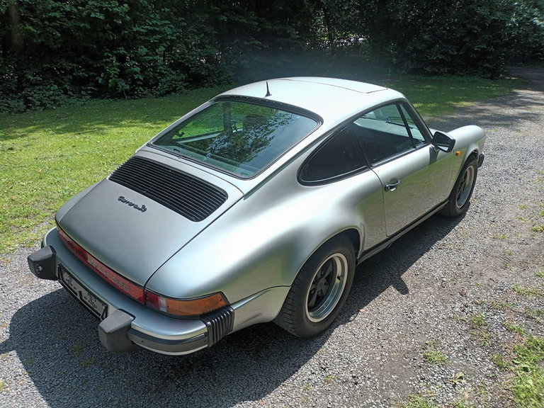 Porsche 911 Carrera 3.0