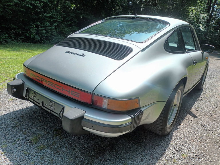 Porsche 911 Carrera 3.0