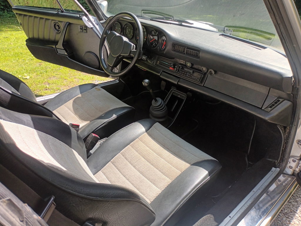 Porsche 911 Carrera 3.0