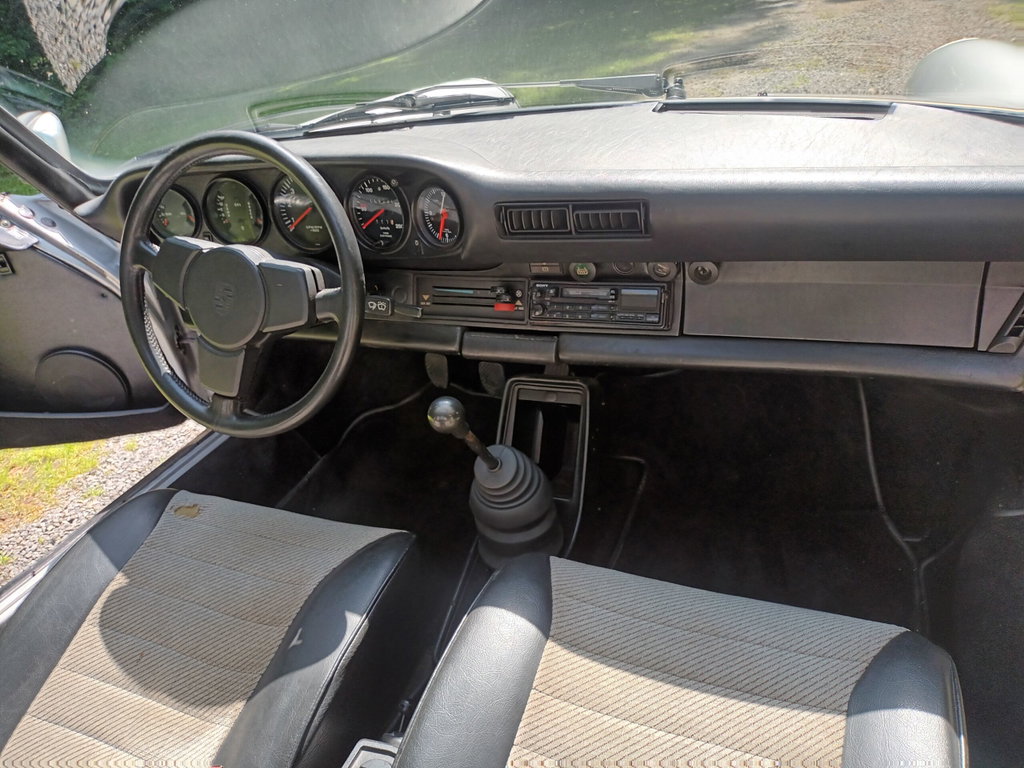 Porsche 911 Carrera 3.0