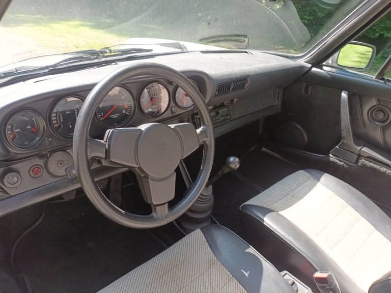 Porsche 911 Carrera 3.0