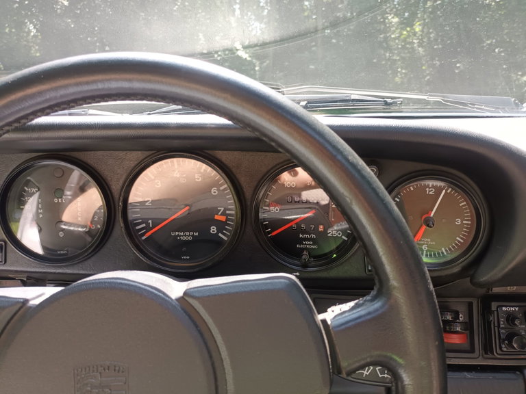 Porsche 911 Carrera 3.0