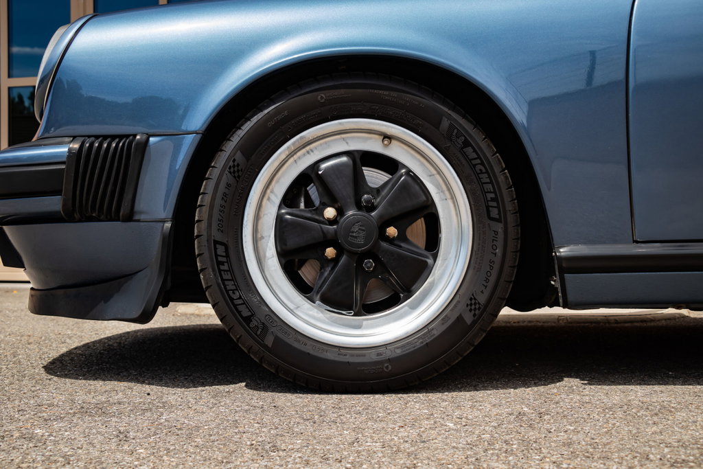 Porsche 911 Carrera 3.2