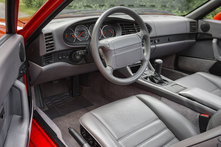 Porsche 968