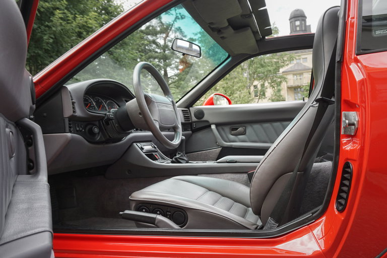 Porsche 968