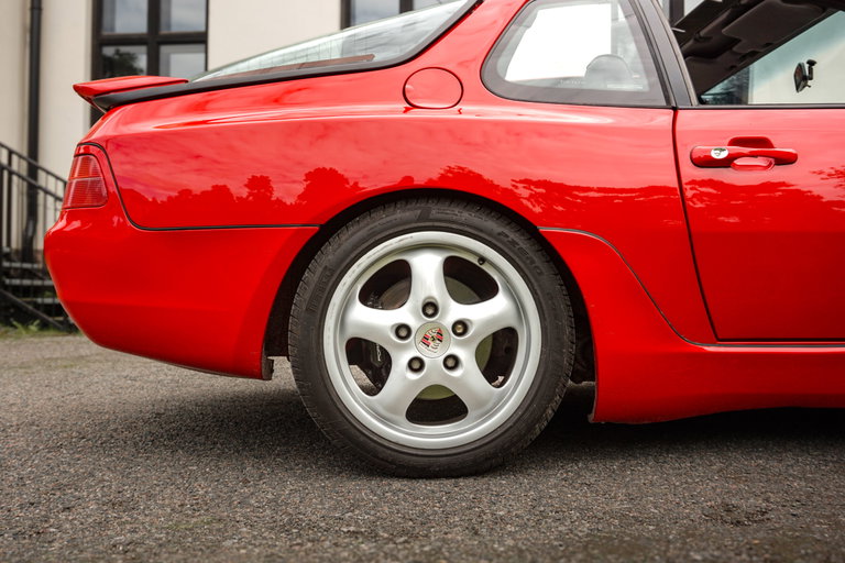 Porsche 968
