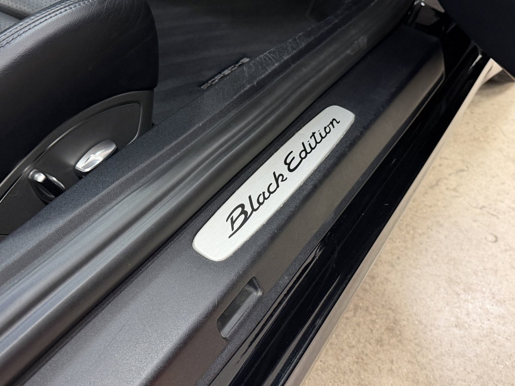 Porsche 991 Carrera Black Edition