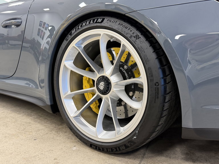 Porsche 991.2 GT3 Touring