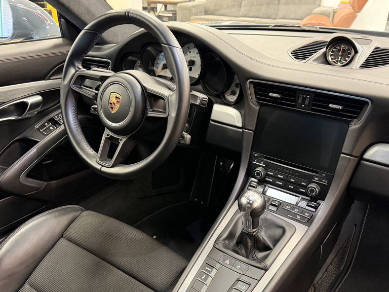 Porsche 991.2 GT3 Touring