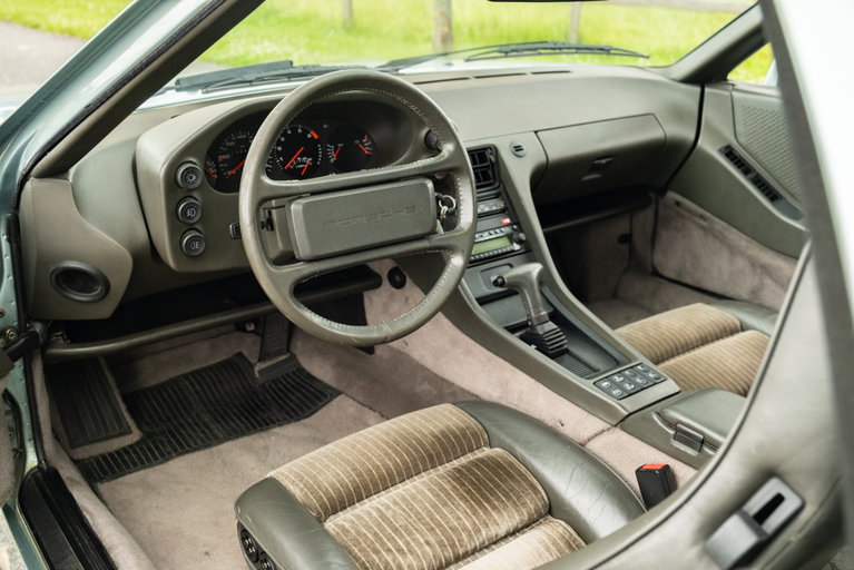 Porsche 928 S