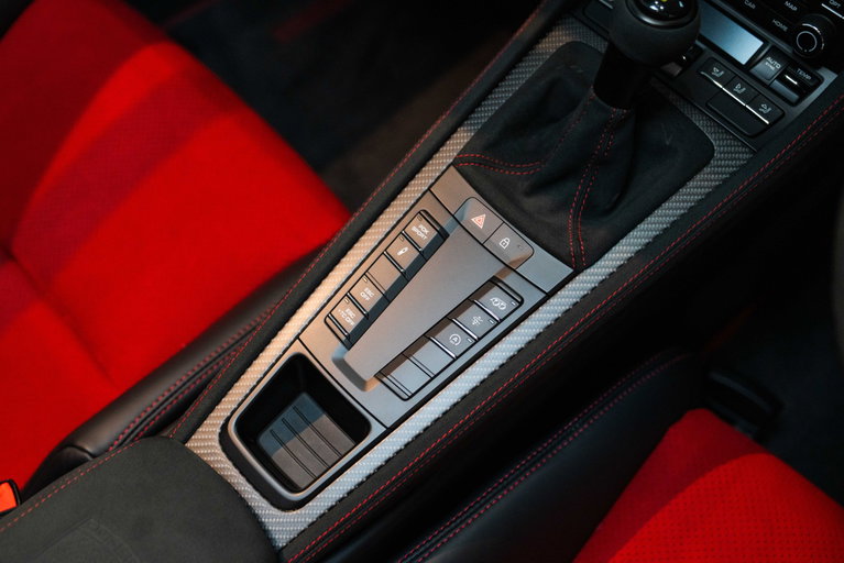 Porsche 718 Spyder RS