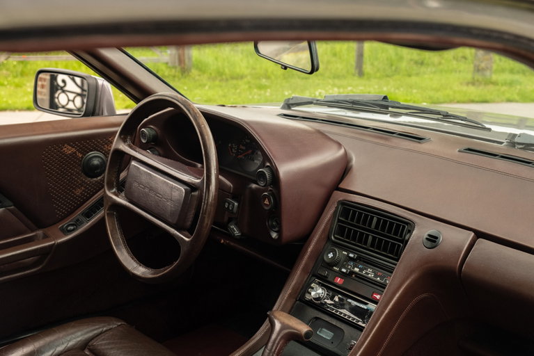 Porsche 928 S