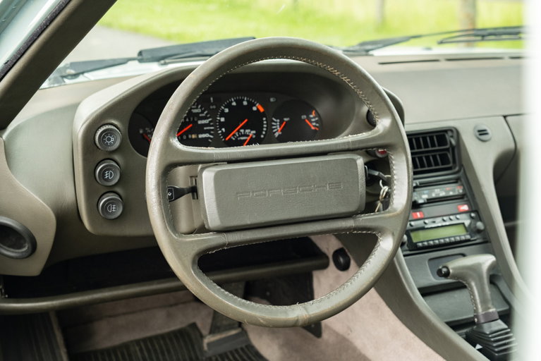 Porsche 928 S