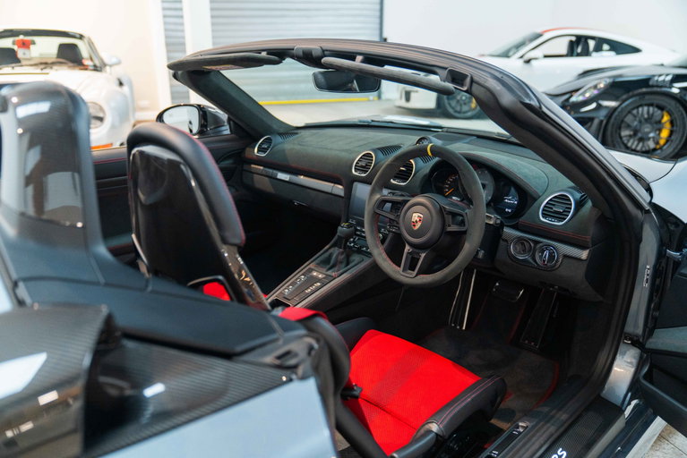Porsche 718 Spyder RS