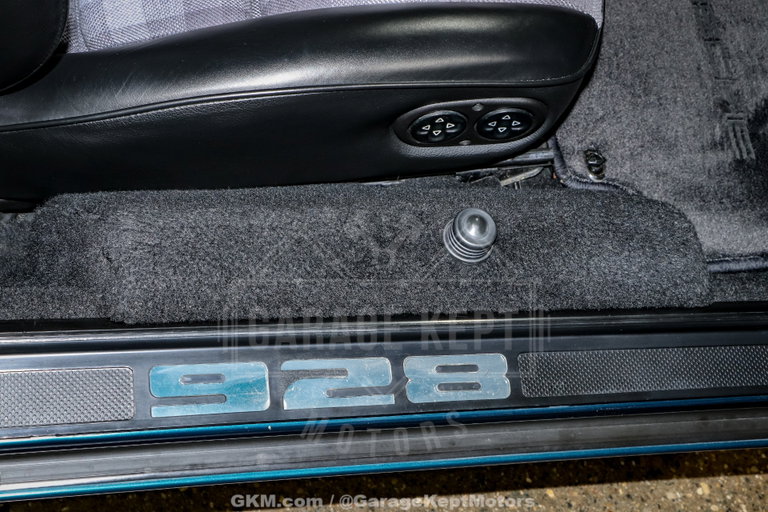 Porsche 928 GT