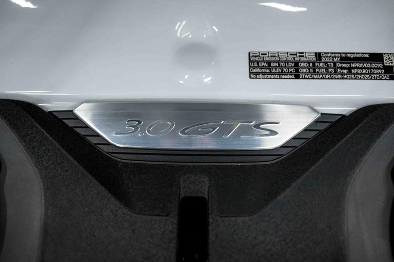 Porsche 992 Carrera GTS