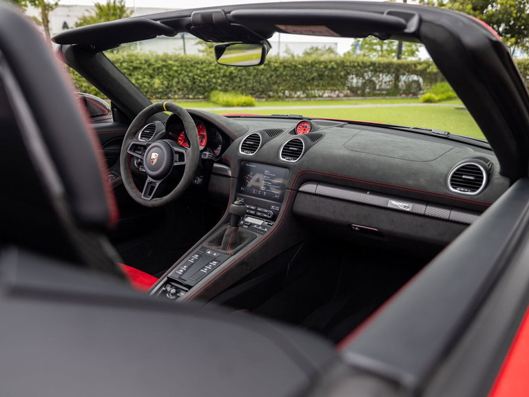 Porsche 718 Spyder RS