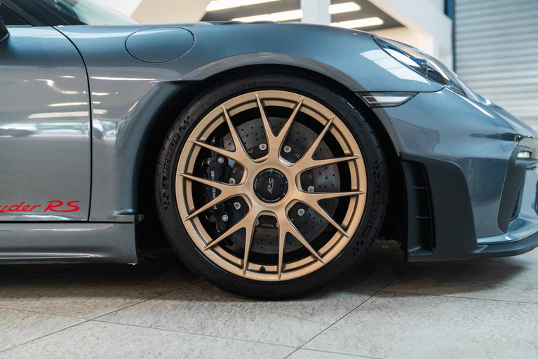 Porsche 718 Spyder RS