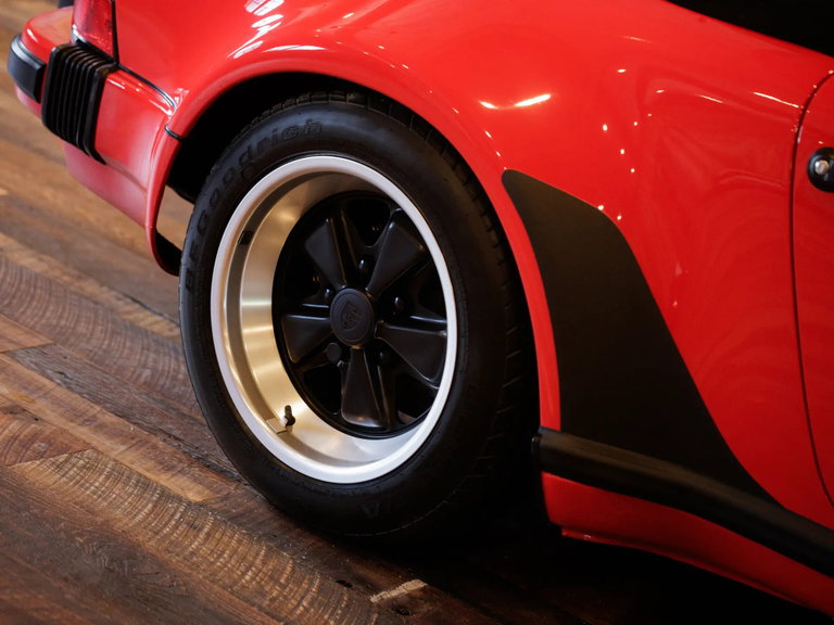 Porsche 911 Carrera 3.2 Speedster