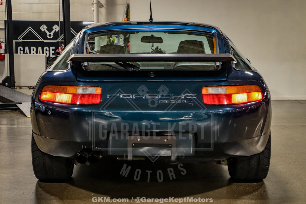 Porsche 928 GT
