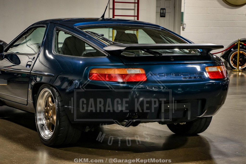 Porsche 928 GT