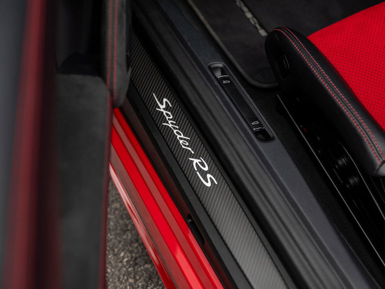 Porsche 718 Spyder RS