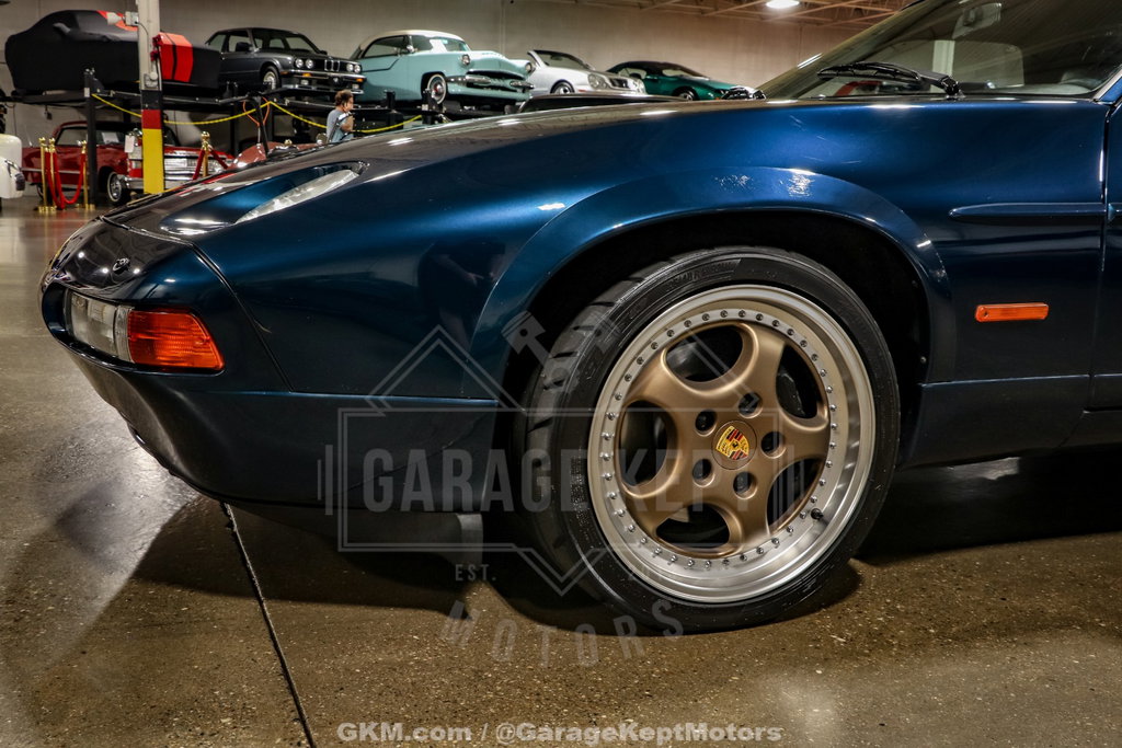 Porsche 928 GT