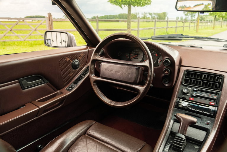 Porsche 928 S