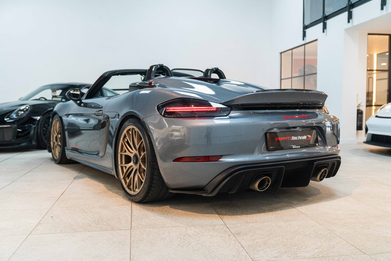 Porsche 718 Spyder RS