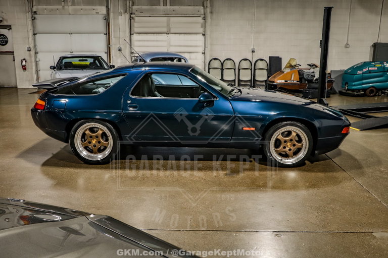 Porsche 928 GT