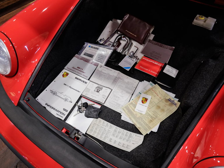 Porsche 911 Carrera 3.2 Speedster