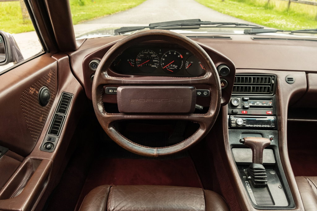 Porsche 928 S