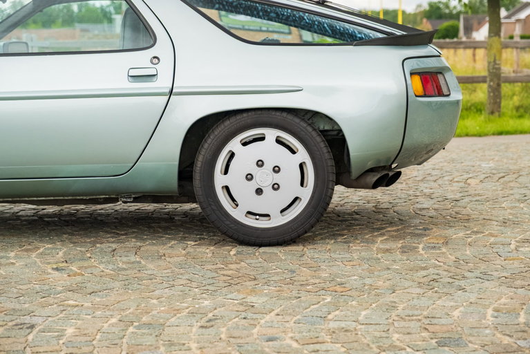 Porsche 928 S