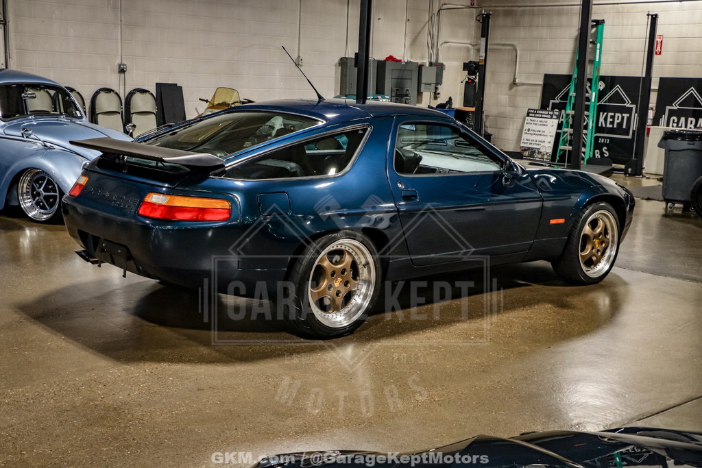 Porsche 928 GT