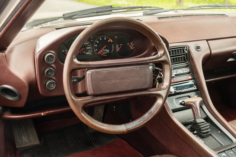 Porsche 928 S