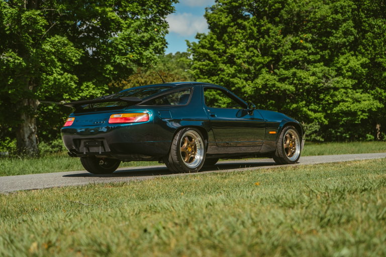 Porsche 928 GT