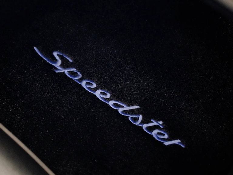 Porsche 964 Carrera 2 Speedster