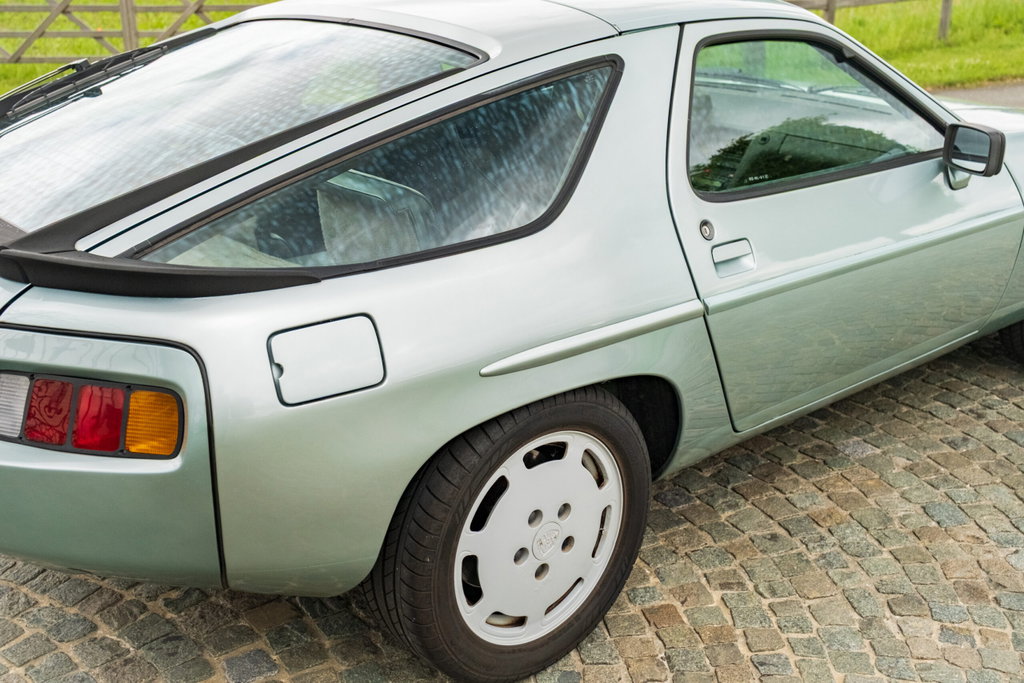Porsche 928 S