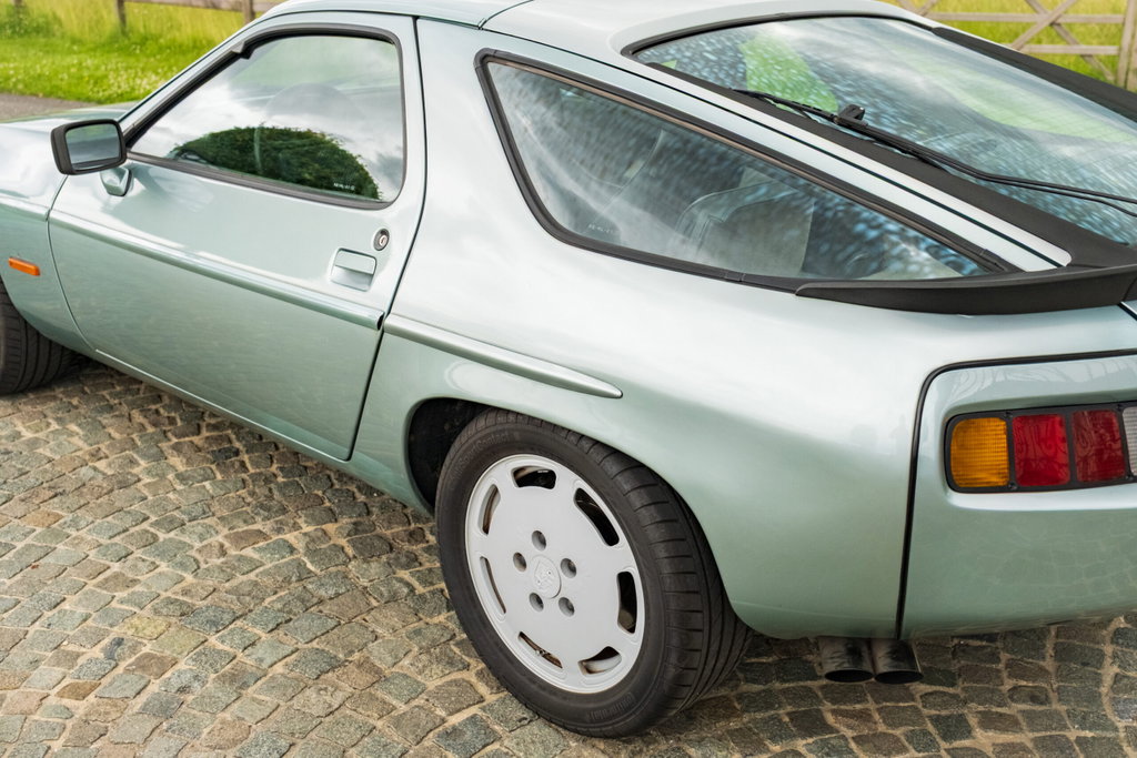 Porsche 928 S