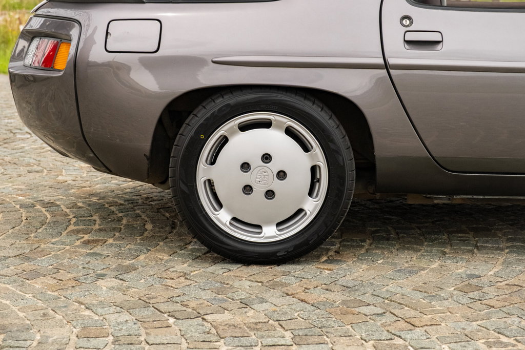 Porsche 928 S
