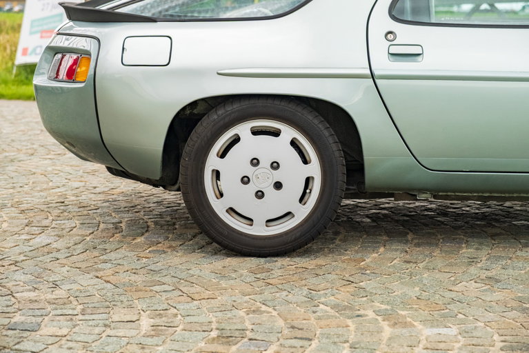 Porsche 928 S