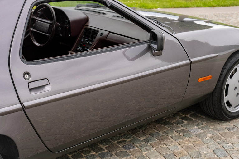 Porsche 928 S